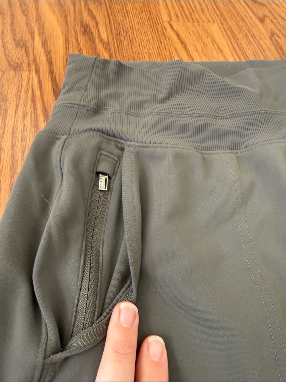 Athleta Women’s High Waist Venice Joggers in Gray Large Petite Zipper Pockets - Picture 10 of 16